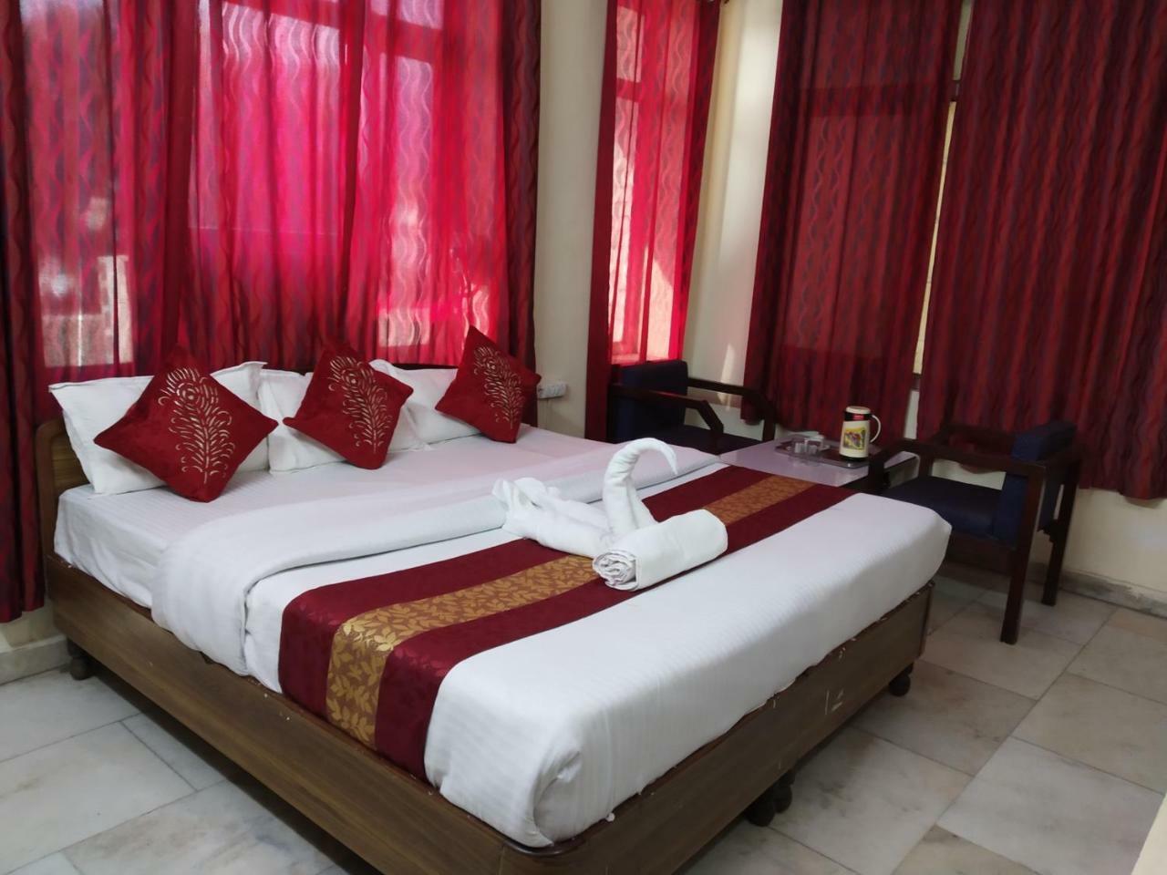 Raj Laxmi Bhawan Hotell Rishīkesh Exteriör bild