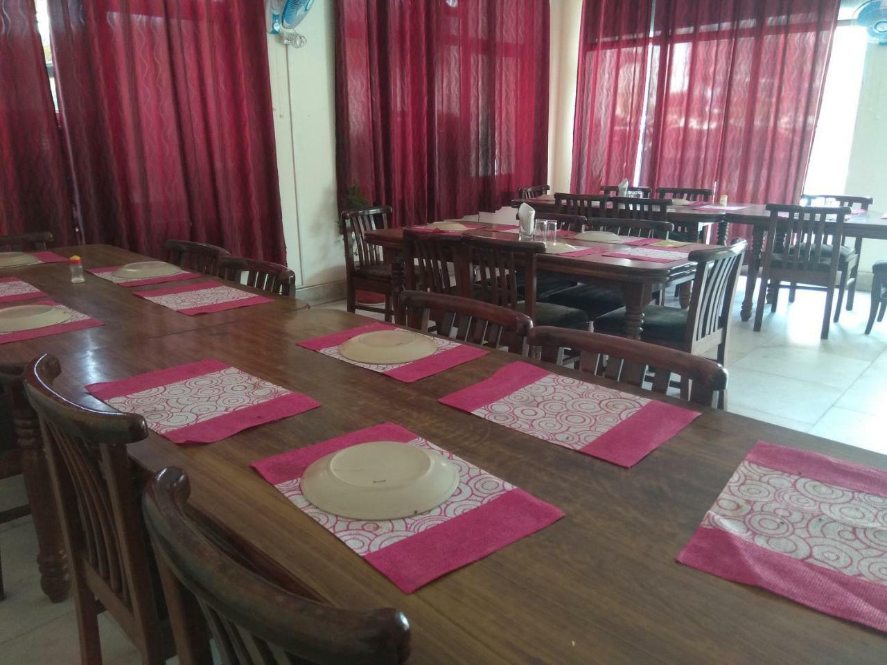 Raj Laxmi Bhawan Hotell Rishīkesh Exteriör bild