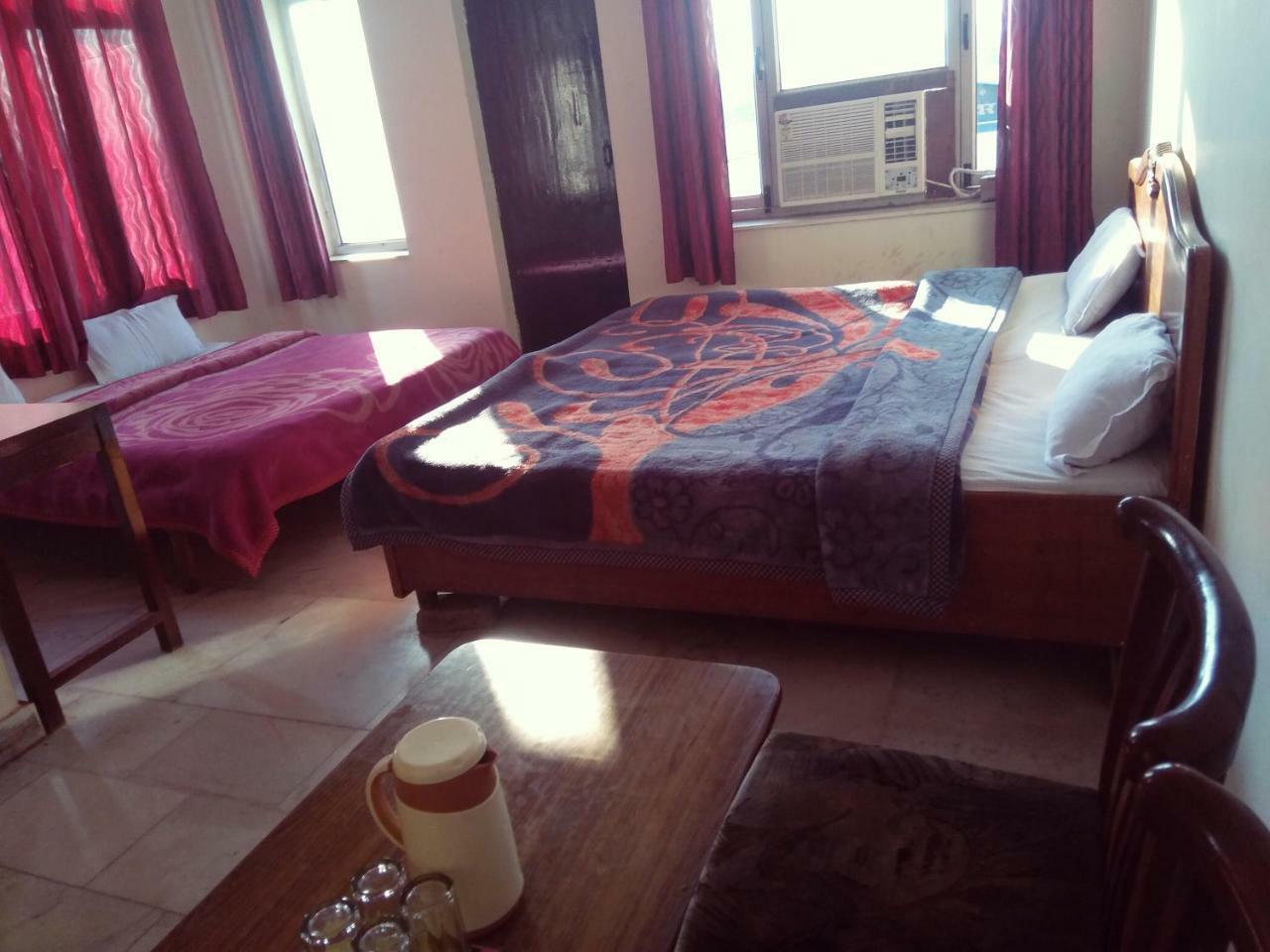 Raj Laxmi Bhawan Hotell Rishīkesh Exteriör bild