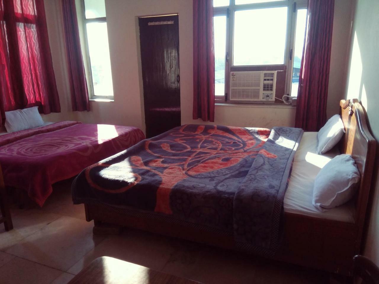 Raj Laxmi Bhawan Hotell Rishīkesh Exteriör bild