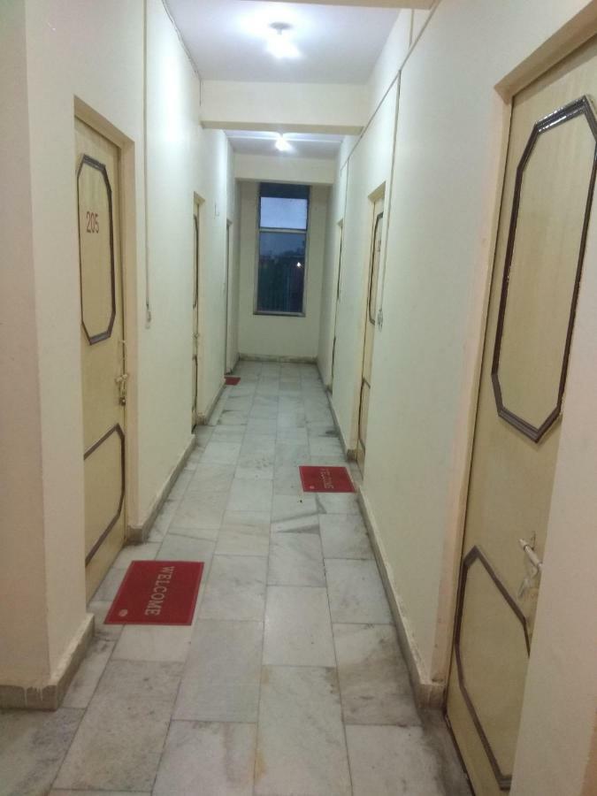 Raj Laxmi Bhawan Hotell Rishīkesh Exteriör bild