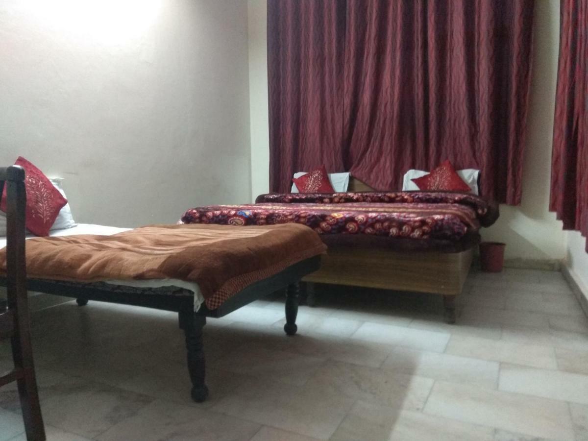 Raj Laxmi Bhawan Hotell Rishīkesh Exteriör bild